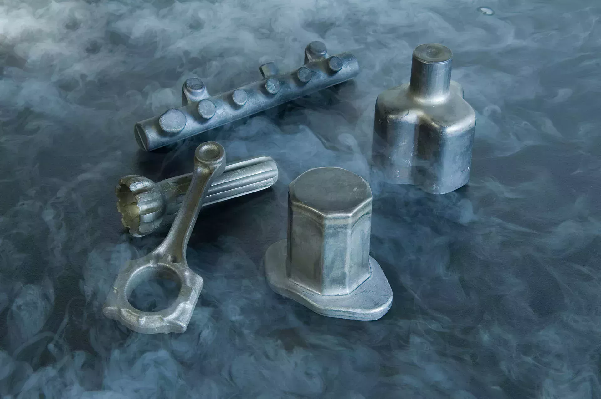 灰色背景上的半成品