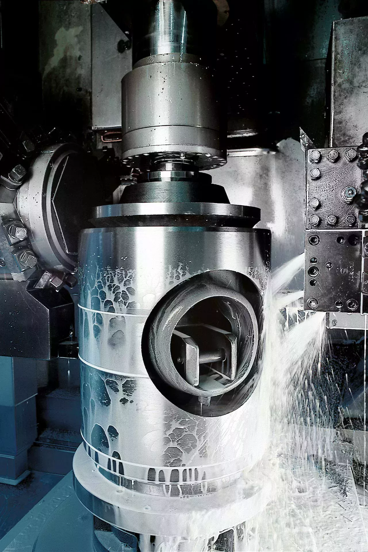 使用冷却润滑剂加工的金属